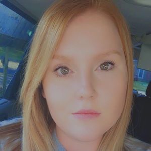 Meet your Posher, Alexia